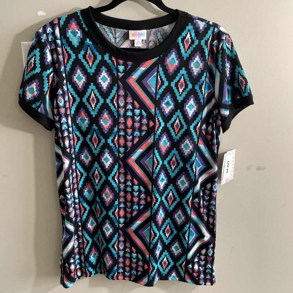 Lularoe LIV tee size medium
